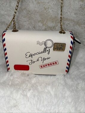 Especially For You Express White Crossbody Bag with Gold Chain